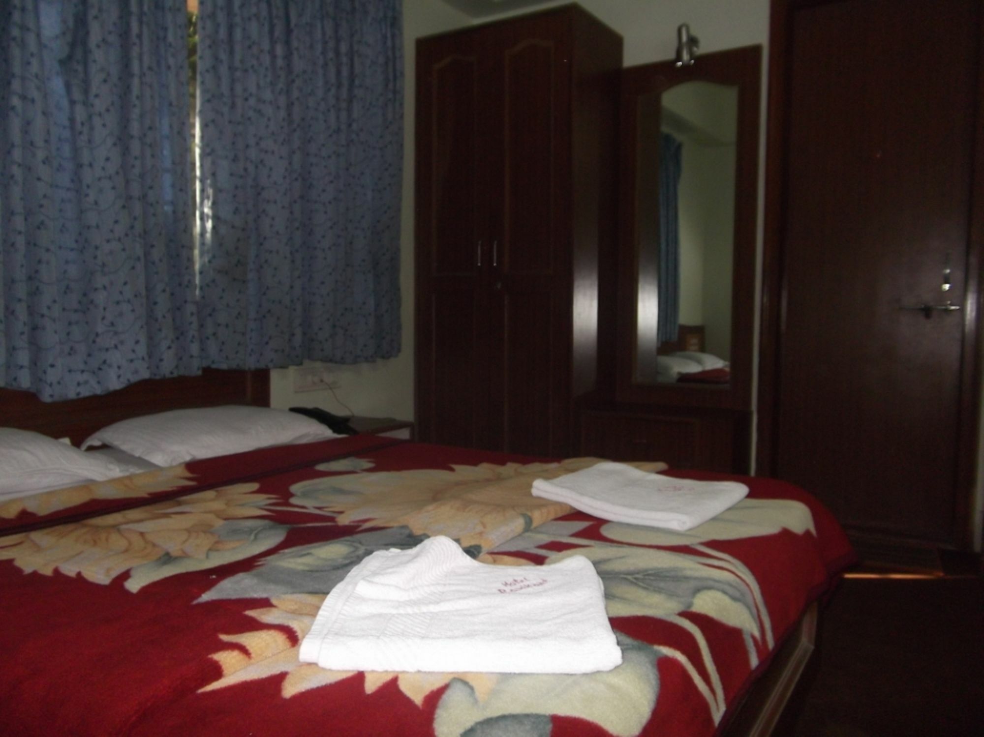 Hotel Ravikant Пюн Екстериор снимка